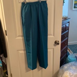 Alfred Dunner green/teal trousers. Size 6P.